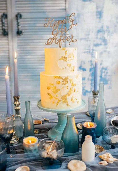 Свадебный торт цвета айвори