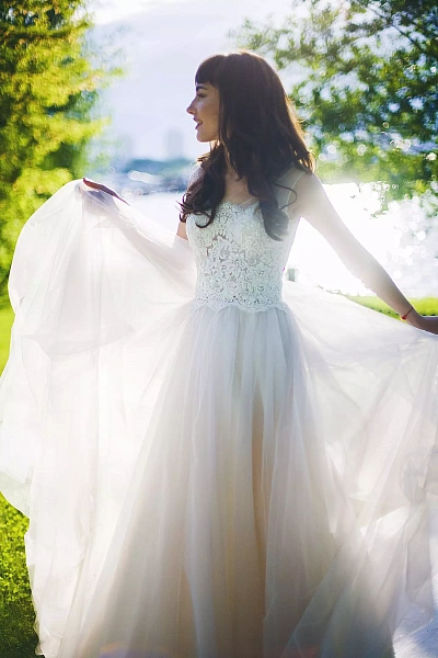 Свадебное платье с юбкой из фатина и кружевного верха