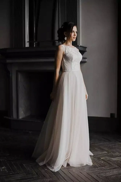 Легкое свадебное платье из шифона